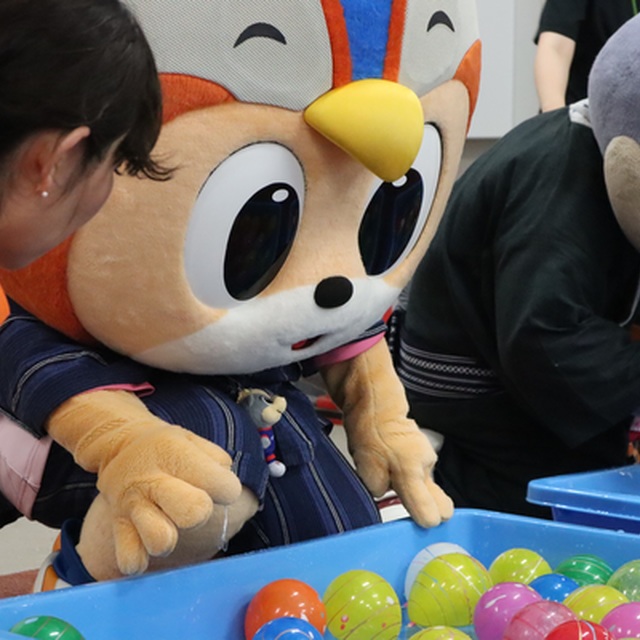 夏祭りイベントでヨーヨー釣りに挑戦