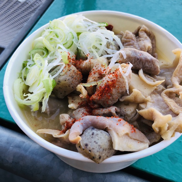 空海のもつ煮込み500円。コスパよし。冬におすすめグルメ!