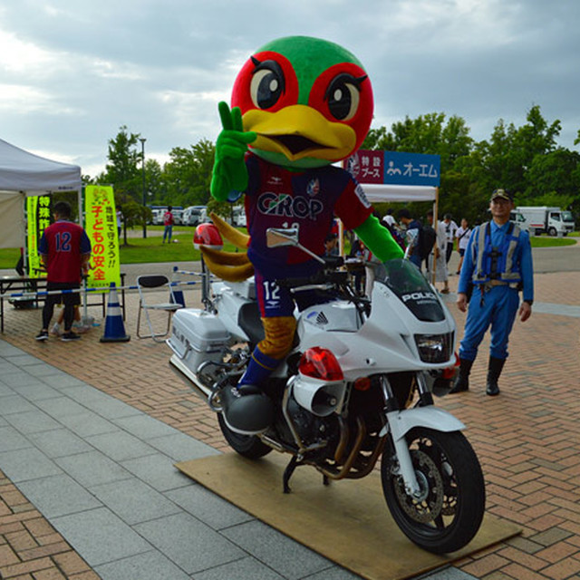ファジ丸も白バイに乗って「犯罪抑止」活動中!