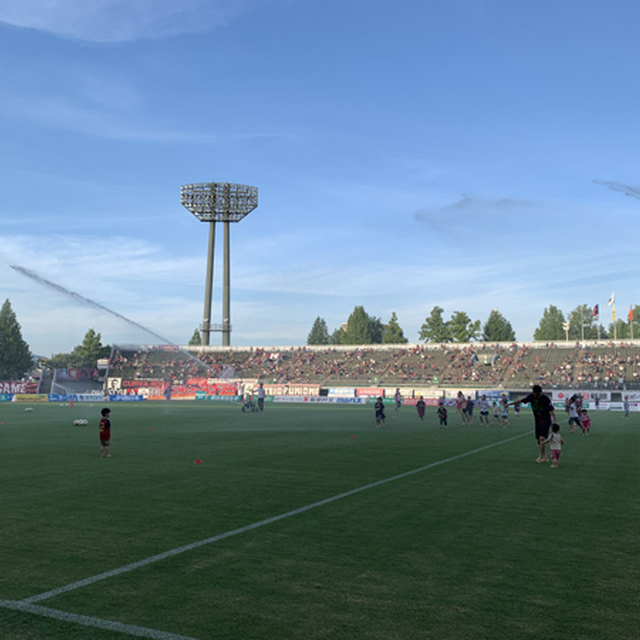 試合前の散水を浴びられる「スプラッシュピッチ」を開催!