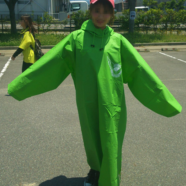 梅雨を迎えるとポンチョは必需品!