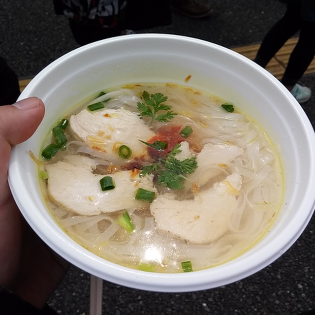 スマインミー チキンのフォー
